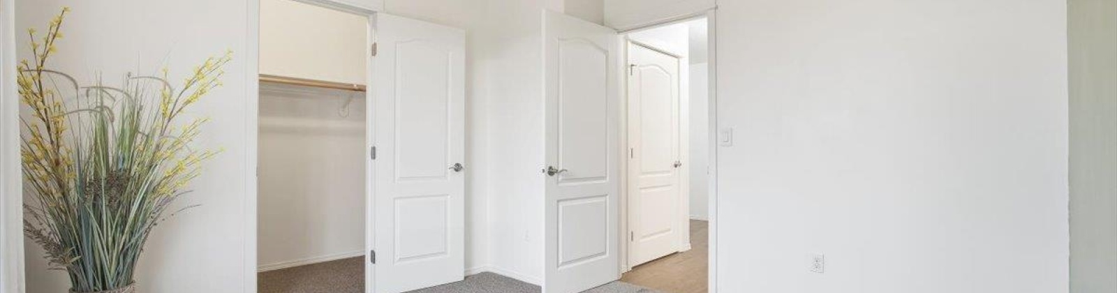 Pikes Peak Dr, West Richland, Washington 99353, 3 Bedrooms Bedrooms, 0 ,3 BathroomsBathrooms,Houses,For Sale,Pikes Peak Dr,0,289696