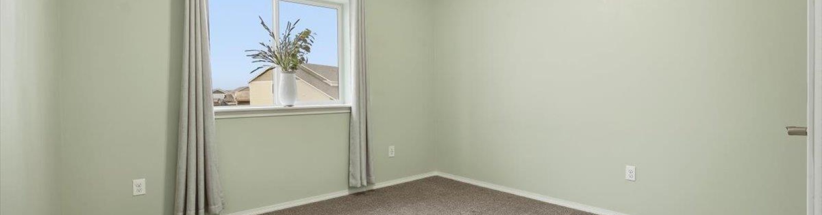 Pikes Peak Dr, West Richland, Washington 99353, 3 Bedrooms Bedrooms, 0 ,3 BathroomsBathrooms,Houses,For Sale,Pikes Peak Dr,0,289696