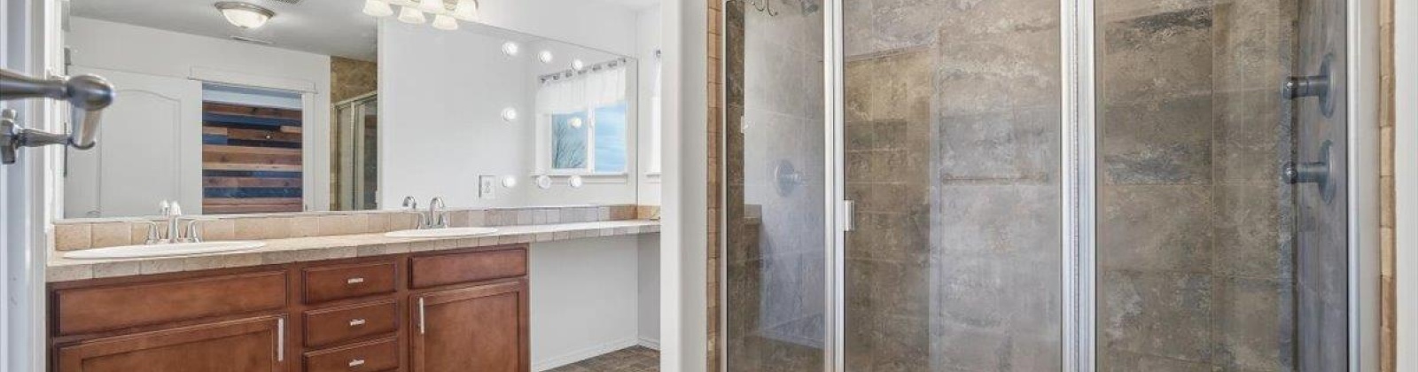 Pikes Peak Dr, West Richland, Washington 99353, 3 Bedrooms Bedrooms, 0 ,3 BathroomsBathrooms,Houses,For Sale,Pikes Peak Dr,0,289696