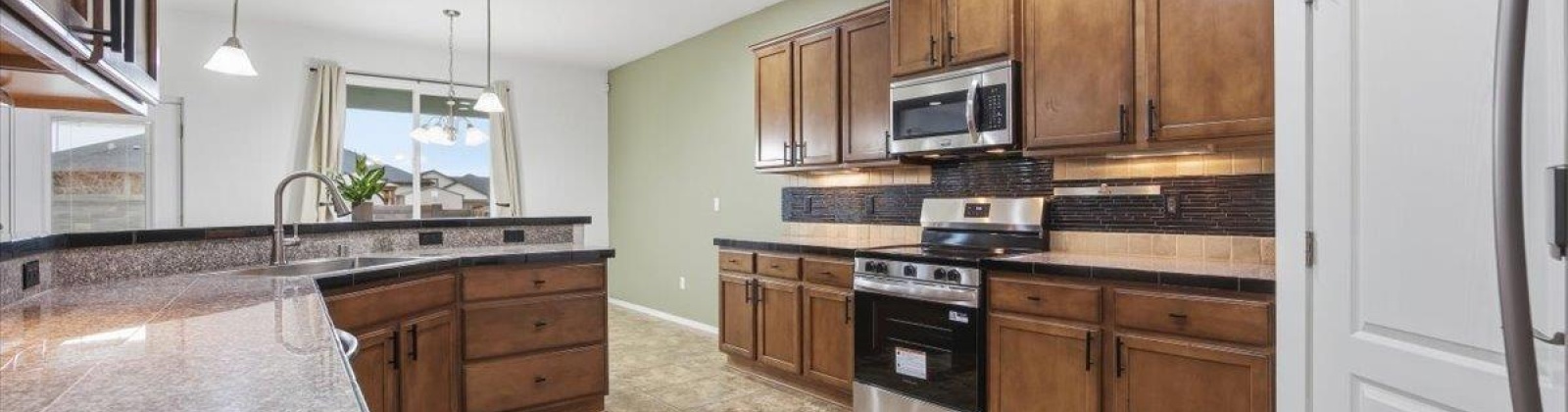 Pikes Peak Dr, West Richland, Washington 99353, 3 Bedrooms Bedrooms, 0 ,3 BathroomsBathrooms,Houses,For Sale,Pikes Peak Dr,0,289696