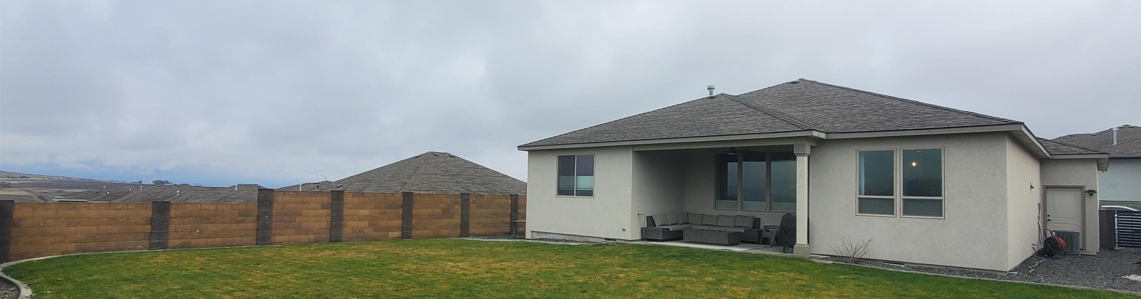 Thebes Street, West Richland, Washington 99353, 3 Bedrooms Bedrooms, 0 ,2 BathroomsBathrooms,Houses,For Rent,Thebes Street,0,289709