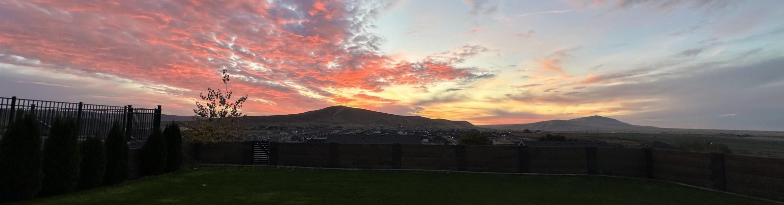 Thebes Street, West Richland, Washington 99353, 3 Bedrooms Bedrooms, 0 ,2 BathroomsBathrooms,Houses,For Rent,Thebes Street,0,289709