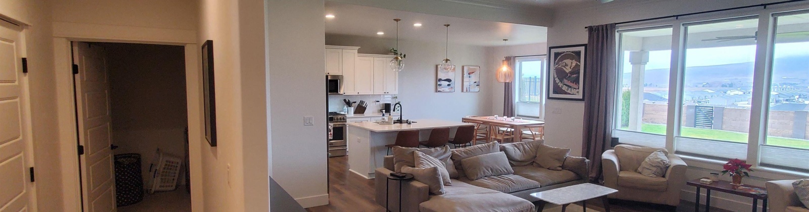 Thebes Street, West Richland, Washington 99353, 3 Bedrooms Bedrooms, 0 ,2 BathroomsBathrooms,Houses,For Rent,Thebes Street,0,289709