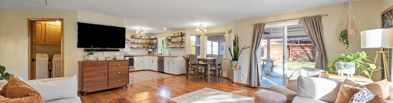 8th Ave, Kennewick, Washington 99336, 3 Bedrooms Bedrooms, 0 ,2 BathroomsBathrooms,Houses,For Sale,8th Ave,0,289725