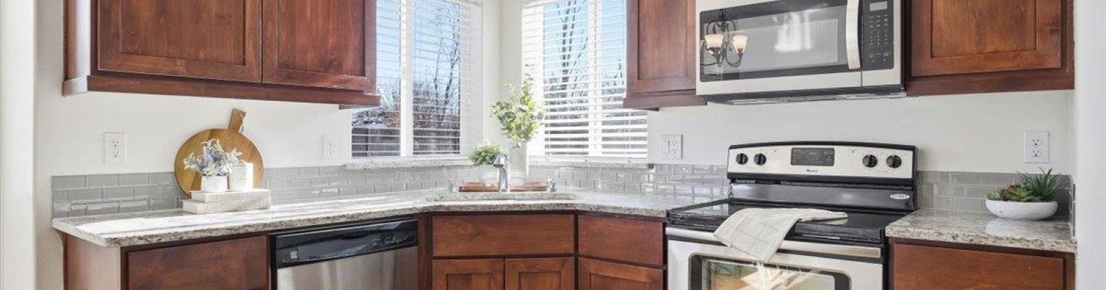 Famville Ct., Pasco, Washington 99301, 3 Bedrooms Bedrooms, 0 ,2 BathroomsBathrooms,Houses,For Sale,Famville Ct.,0,289719