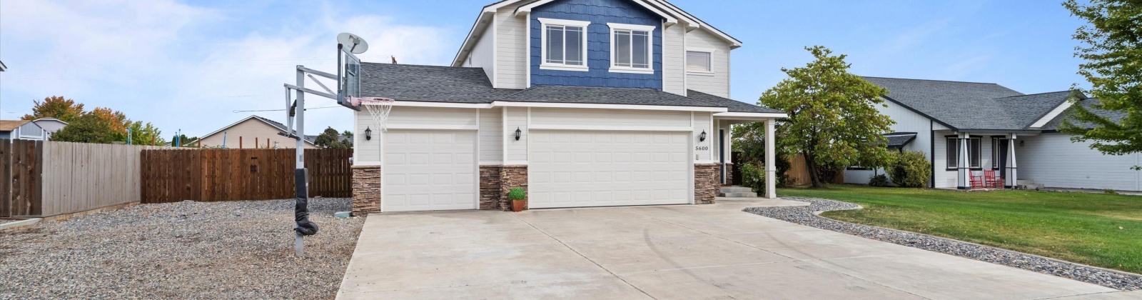 Aloha Drive, West Richland, Washington 99353, 4 Bedrooms Bedrooms, 0 ,3 BathroomsBathrooms,Houses,For Sale,Aloha Drive,0,287928