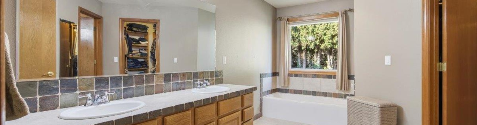 15th Ave, Kennewick, Washington 99338, 4 Bedrooms Bedrooms, 0 ,2 BathroomsBathrooms,Houses,For Sale,15th Ave,0,289594