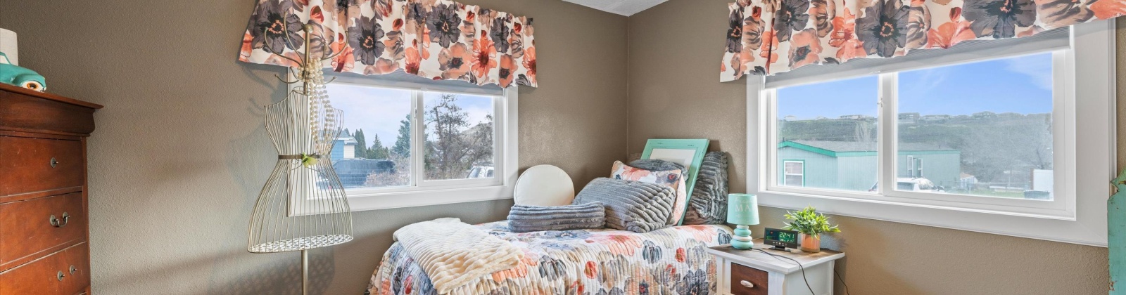 James St, West Richland, Washington 99353, 4 Bedrooms Bedrooms, 0 ,2 BathroomsBathrooms,Manufactured Homes,For Sale,James St,0,289763