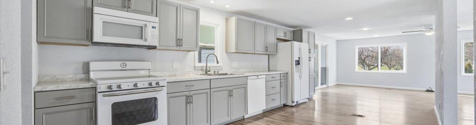 13th Ave, Kennewick, Washington 99337, 2 Bedrooms Bedrooms, 0 ,2 BathroomsBathrooms,Manufactured Homes,For Sale,13th Ave,0,289766