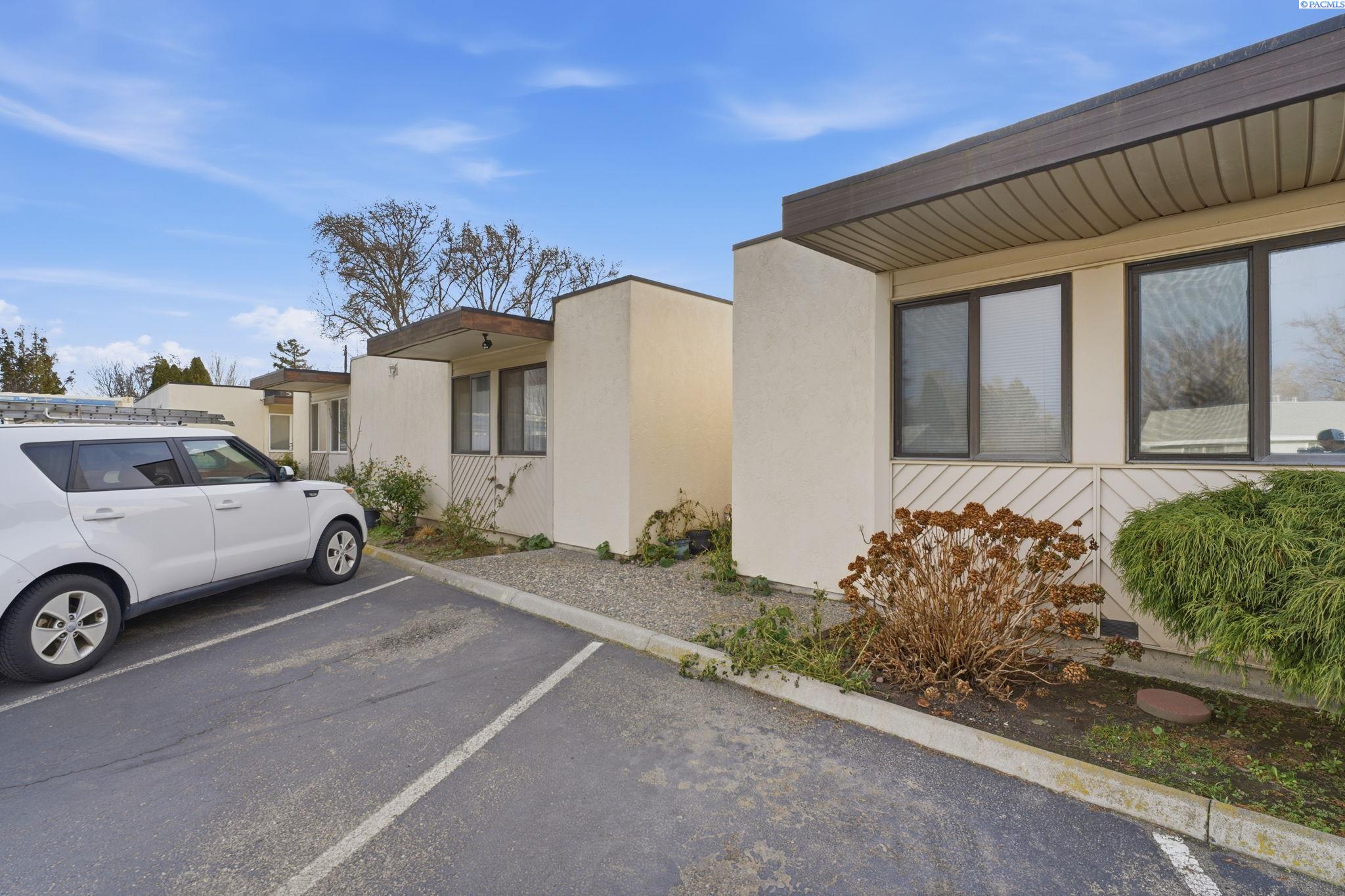 Quincy St., Kennewick, Washington 99336, 2 Bedrooms Bedrooms, 0 ,1 BathroomBathrooms,Condos/townhomes,For Sale,Quincy St.,0,289768