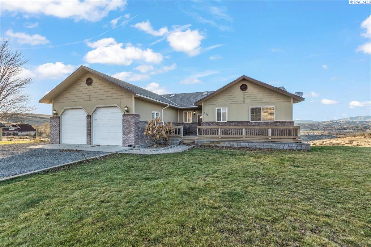 Lucas Road, Yakima, Washington 98901, 4 Bedrooms Bedrooms, 0 ,3 BathroomsBathrooms,Houses,For Sale,Lucas Road,0,287731