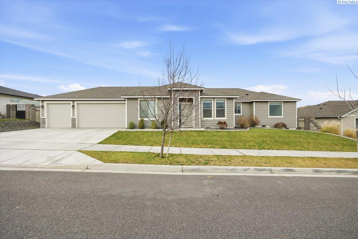 McKinley St, Kennewick, Washington 99338, 4 Bedrooms Bedrooms, 0 ,2 BathroomsBathrooms,Houses,For Sale,McKinley St,0,289809