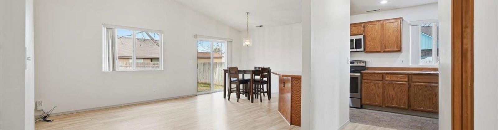 Hood Ct., Kennewick, Washington 99336, 3 Bedrooms Bedrooms, 0 ,2 BathroomsBathrooms,Houses,For Sale,Hood Ct.,0,289800