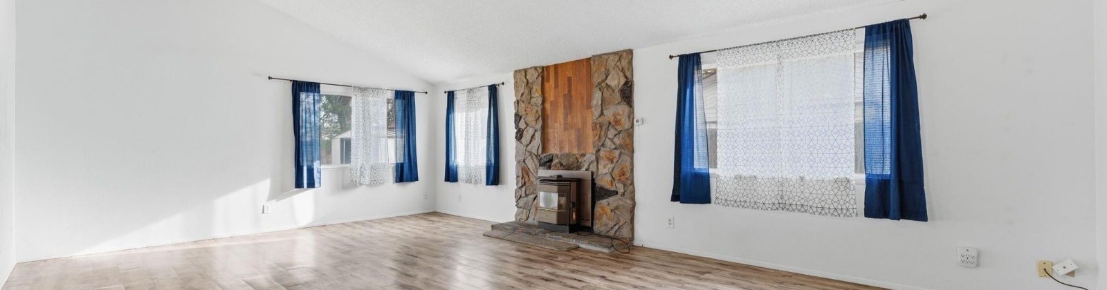 Tacoma St, Kennewick, Washington 99337, 3 Bedrooms Bedrooms, 0 ,2 BathroomsBathrooms,Houses,For Sale,Tacoma St,0,289815