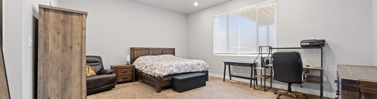 Riverside Dr, West Richland, Washington 99353, 3 Bedrooms Bedrooms, 0 ,3 BathroomsBathrooms,Houses,For Sale,Riverside Dr,0,289813