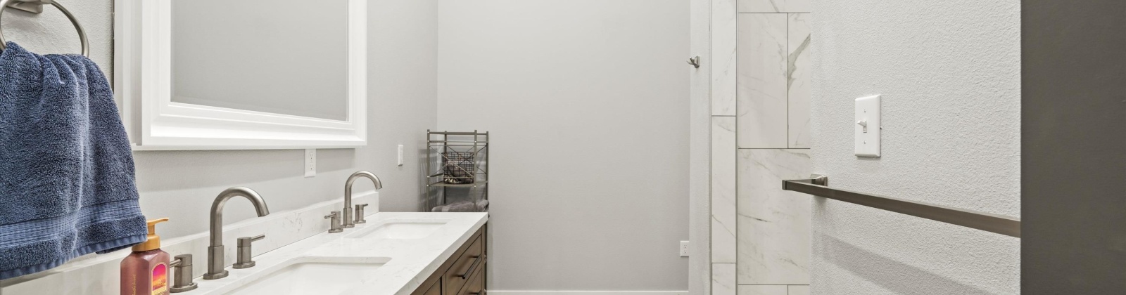 Riverside Dr, West Richland, Washington 99353, 3 Bedrooms Bedrooms, 0 ,3 BathroomsBathrooms,Houses,For Sale,Riverside Dr,0,289813