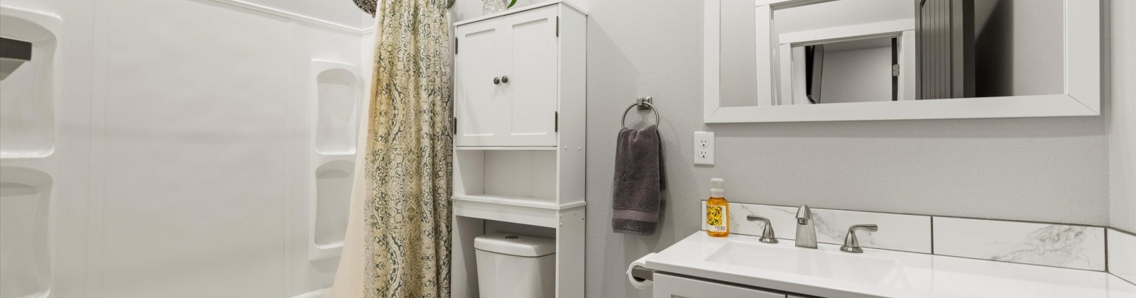 Riverside Dr, West Richland, Washington 99353, 3 Bedrooms Bedrooms, 0 ,3 BathroomsBathrooms,Houses,For Sale,Riverside Dr,0,289813