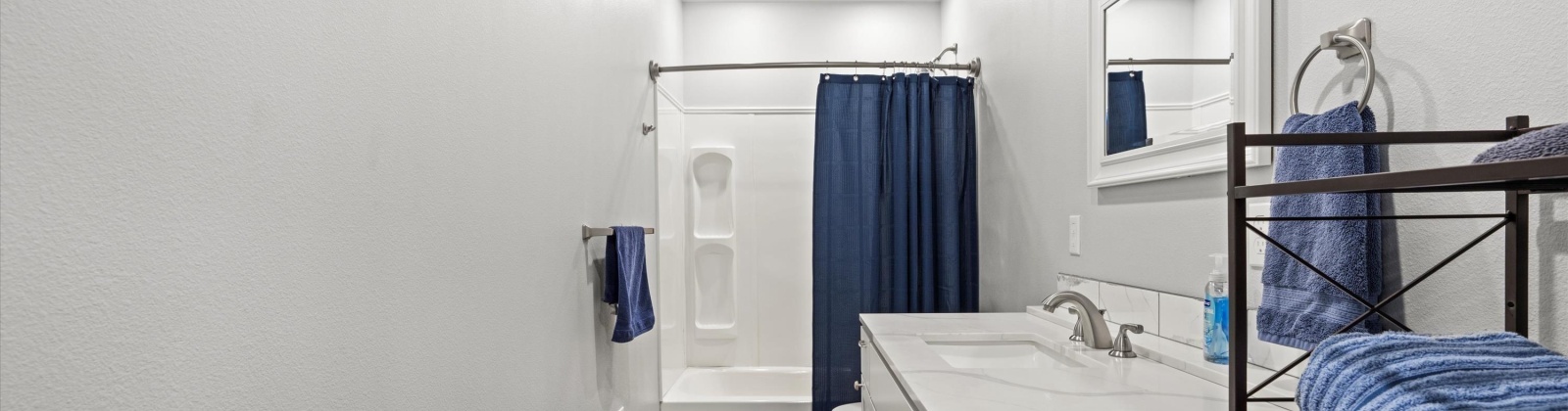 Riverside Dr, West Richland, Washington 99353, 3 Bedrooms Bedrooms, 0 ,3 BathroomsBathrooms,Houses,For Sale,Riverside Dr,0,289813