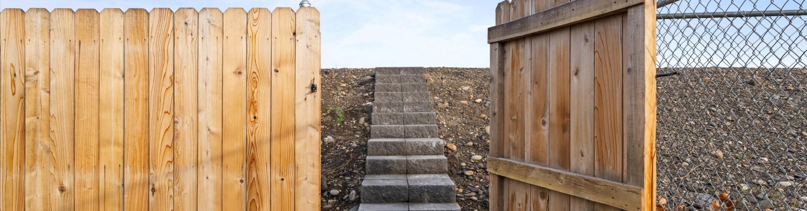 Riverside Dr, West Richland, Washington 99353, 3 Bedrooms Bedrooms, 0 ,3 BathroomsBathrooms,Houses,For Sale,Riverside Dr,0,289813