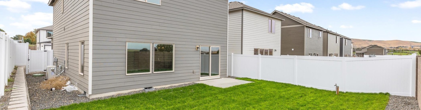 Grapevine Ct, West Richland, Washington 99353, 4 Bedrooms Bedrooms, 0 ,3 BathroomsBathrooms,Condos/townhomes,For Sale,Grapevine Ct,0,289831