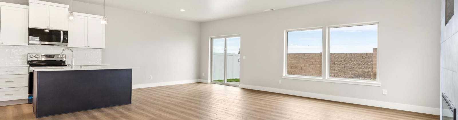 Grapevine Ct, West Richland, Washington 99353, 4 Bedrooms Bedrooms, 0 ,3 BathroomsBathrooms,Condos/townhomes,For Sale,Grapevine Ct,0,289831