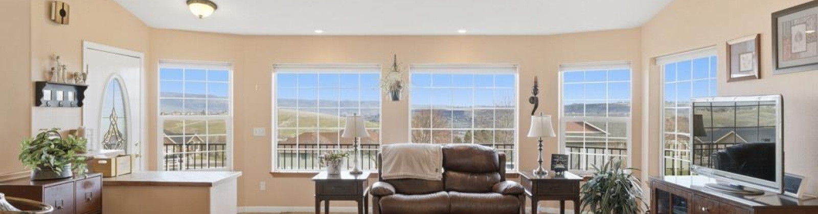 Pleasant View Dr, Clarkston, Washington 99403, 5 Bedrooms Bedrooms, 0 ,3 BathroomsBathrooms,Houses,For Sale,Pleasant View Dr,0,289852