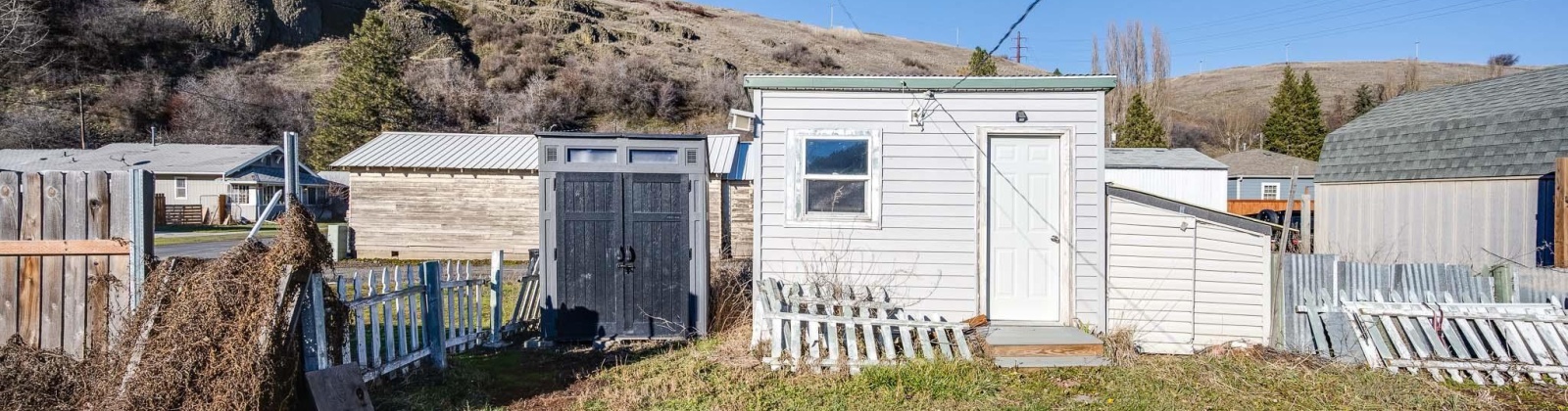 Cedar St, Colfax, Washington 99111-9713, 2 Bedrooms Bedrooms, 0 ,1 BathroomBathrooms,Houses,For Sale,Cedar St,0,289847