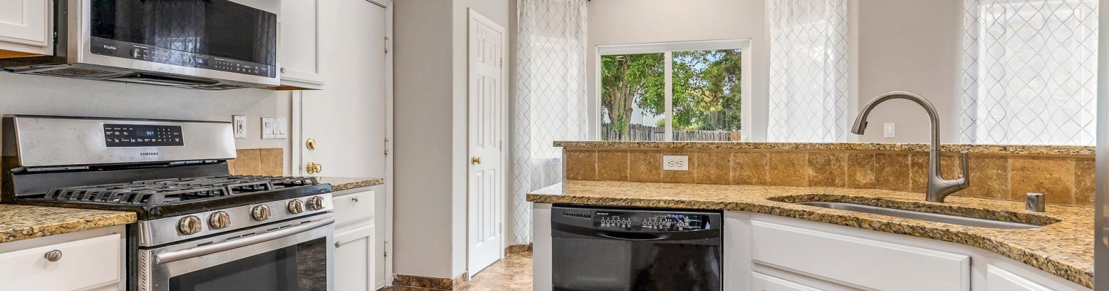 Desert Springs Ave, Richland, Washington 99352, 4 Bedrooms Bedrooms, 0 ,3 BathroomsBathrooms,Houses,For Sale,Desert Springs Ave,0,287906