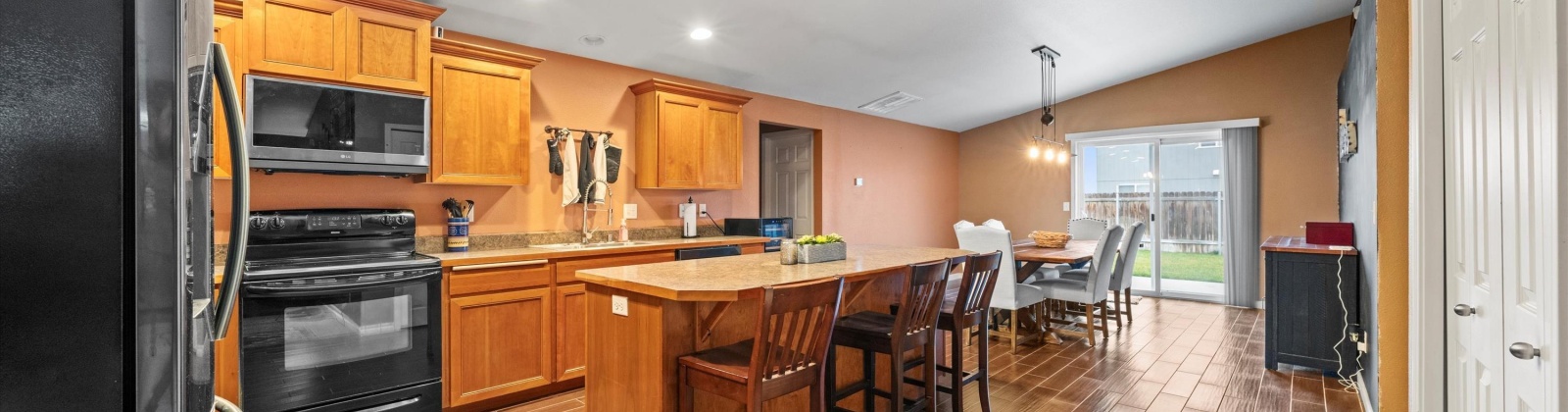 Des Moines Ln, Pasco, Washington 99301, 3 Bedrooms Bedrooms, 0 ,2 BathroomsBathrooms,Houses,For Sale,Des Moines Ln,0,289932