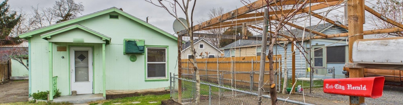 helena St, Richland, Washington 99352, 2 Bedrooms Bedrooms, 0 ,1 BathroomBathrooms,Houses,For Sale,helena St,0,289163