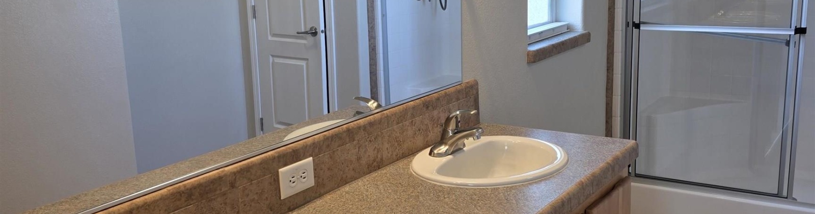 Columbia Center Blvd, Kennewick, Washington 99336, 3 Bedrooms Bedrooms, 0 ,2 BathroomsBathrooms,Manufactured Homes,For Sale,Columbia Center Blvd,0,289980