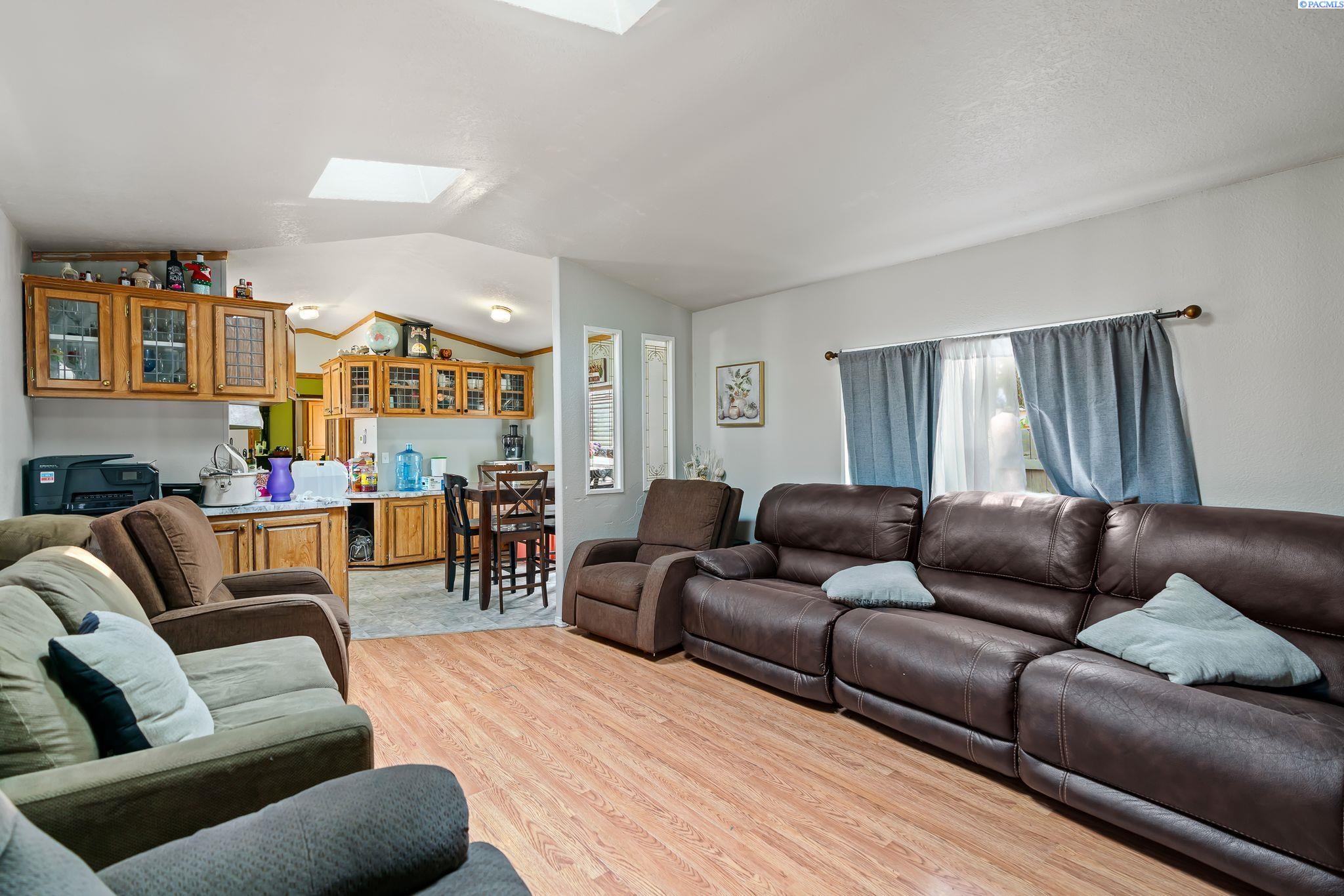 7th Ave, Kennewick, Washington 99336, 2 Bedrooms Bedrooms, 0 ,2 BathroomsBathrooms,Manufactured Homes,For Sale,7th Ave,0,285996