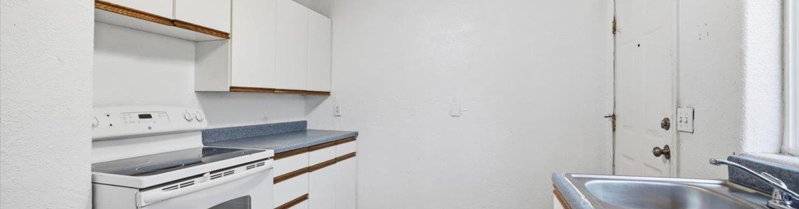 1st Ave, Kennewick, Washington 99336-5057, 2 Bedrooms Bedrooms, 0 ,1 BathroomBathrooms,Houses,For Sale,1st Ave,0,289991