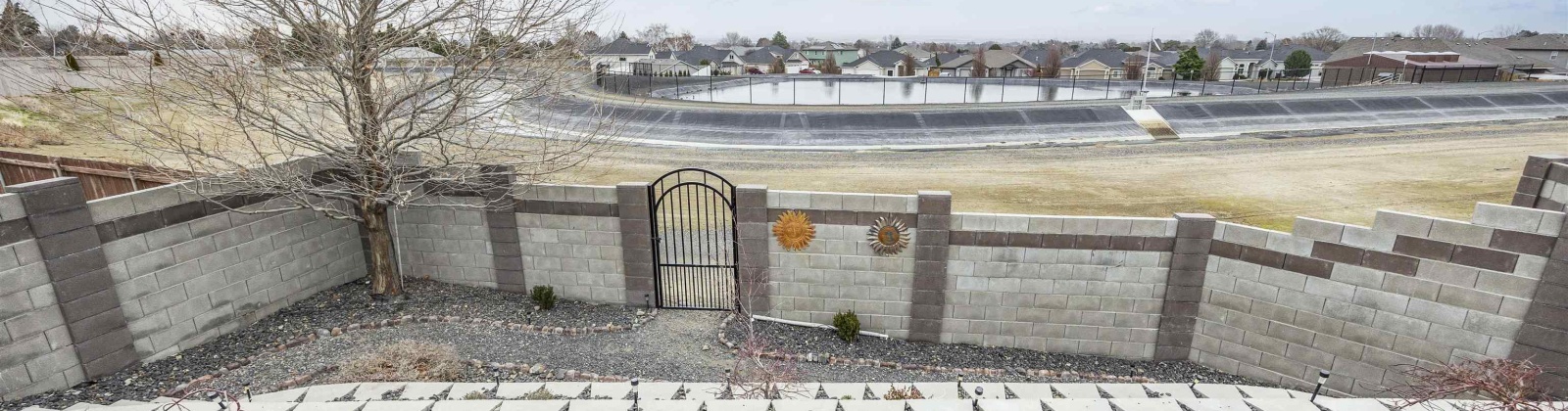 44th Place, Kennewick, Washington 99337, 3 Bedrooms Bedrooms, 0 ,2 BathroomsBathrooms,Houses,For Sale,44th Place,0,290030