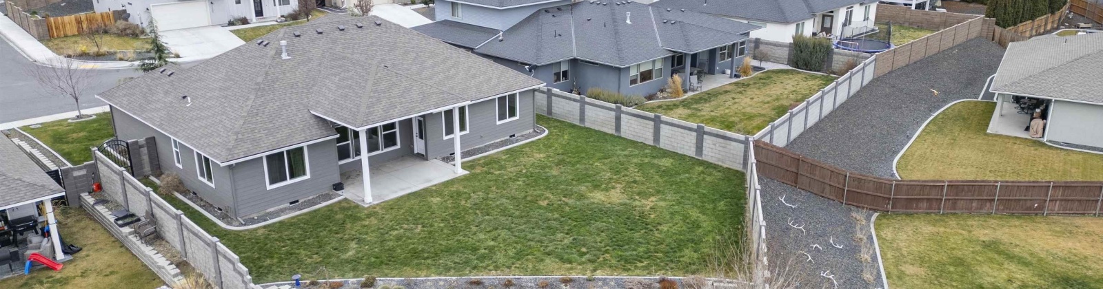 44th Place, Kennewick, Washington 99337, 3 Bedrooms Bedrooms, 0 ,2 BathroomsBathrooms,Houses,For Sale,44th Place,0,290030