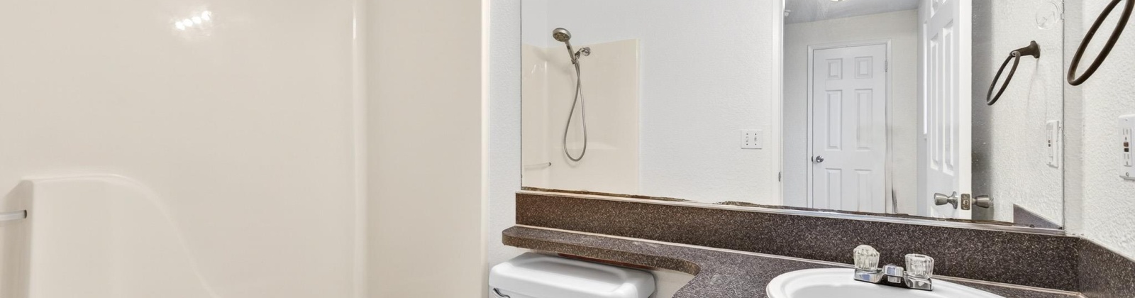 Fenway Drive, Pasco, Washington 99301, 4 Bedrooms Bedrooms, 0 ,3 BathroomsBathrooms,Houses,For Sale,Fenway Drive,0,290029