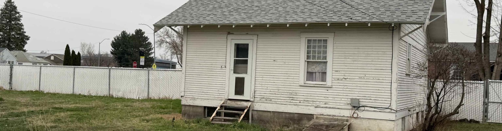 Yakima Street, Pasco, Washington 99301, 2 Bedrooms Bedrooms, 0 ,1 BathroomBathrooms,Houses,For Sale,Yakima Street,0,290022