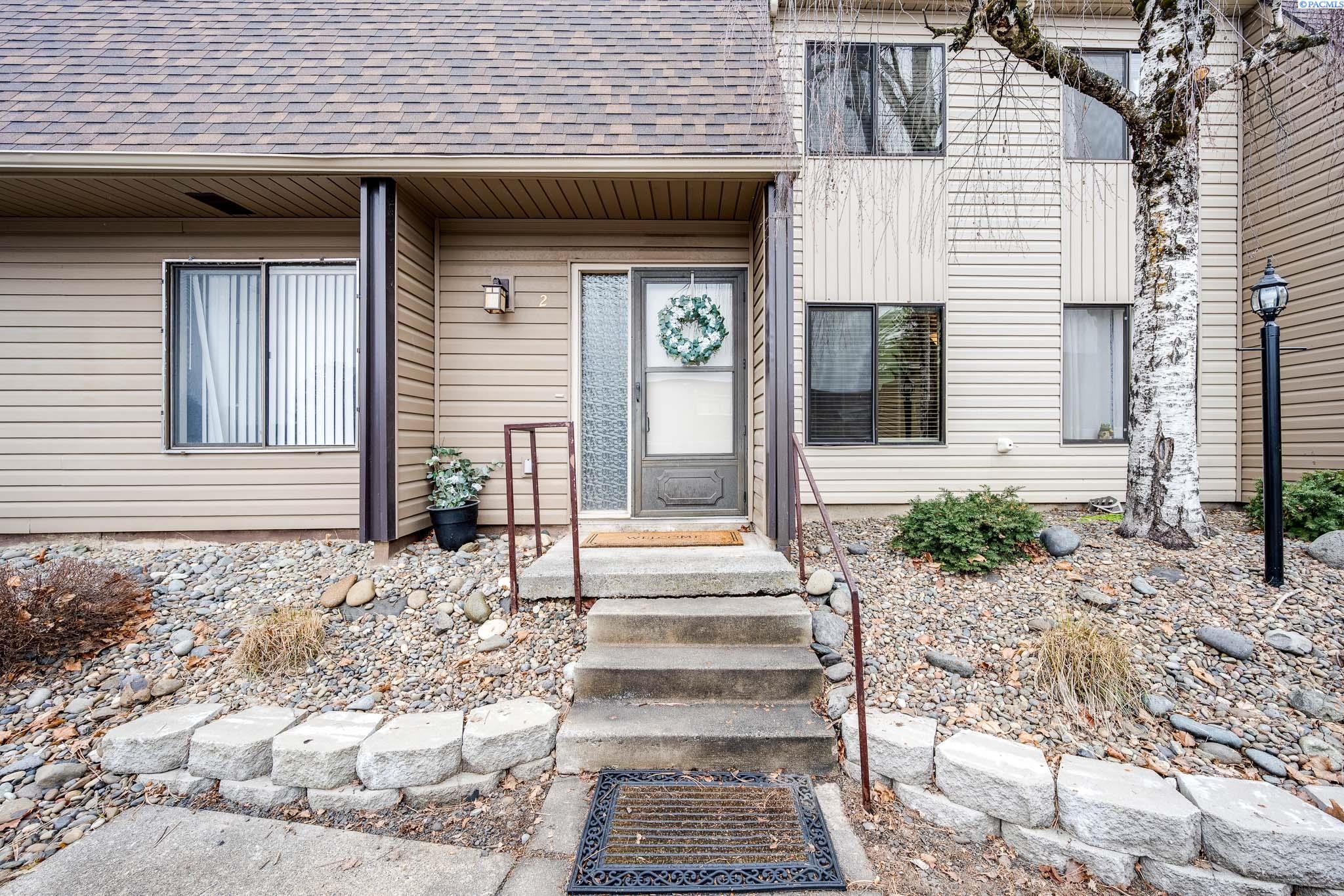 Crestview St #2, Pullman, Washington 99163, 4 Bedrooms Bedrooms, 0 ,2 BathroomsBathrooms,Condos/townhomes,For Sale,Crestview St #2,0,290050