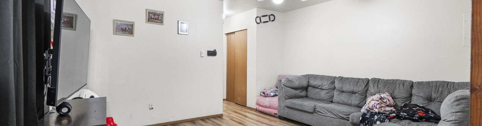 3rd Street, Granger, Washington 98932, 8 Bedrooms Bedrooms, 0 ,4 BathroomsBathrooms,Multi-family,For Sale,3rd Street,0,290074