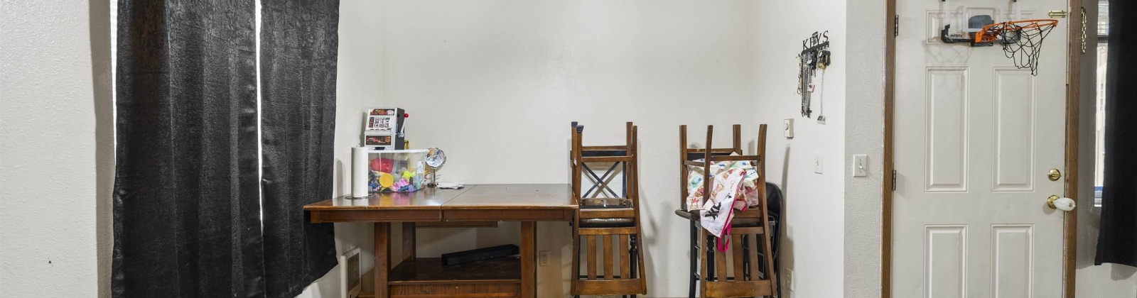 3rd Street, Granger, Washington 98932, 8 Bedrooms Bedrooms, 0 ,4 BathroomsBathrooms,Multi-family,For Sale,3rd Street,0,290074