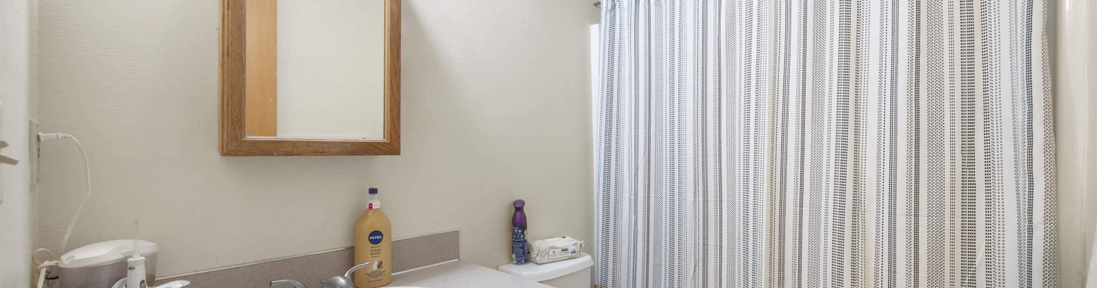 3rd Street, Granger, Washington 98932, 8 Bedrooms Bedrooms, 0 ,3 BathroomsBathrooms,Multi-family,For Sale,3rd Street,0,290073