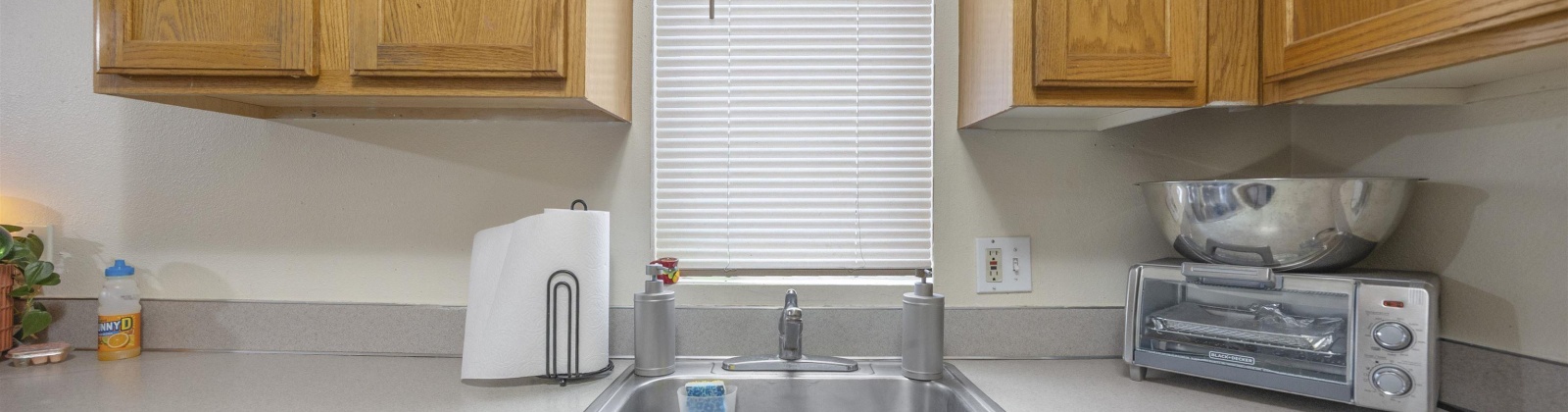 3rd Street, Granger, Washington 98932, 8 Bedrooms Bedrooms, 0 ,3 BathroomsBathrooms,Multi-family,For Sale,3rd Street,0,290073