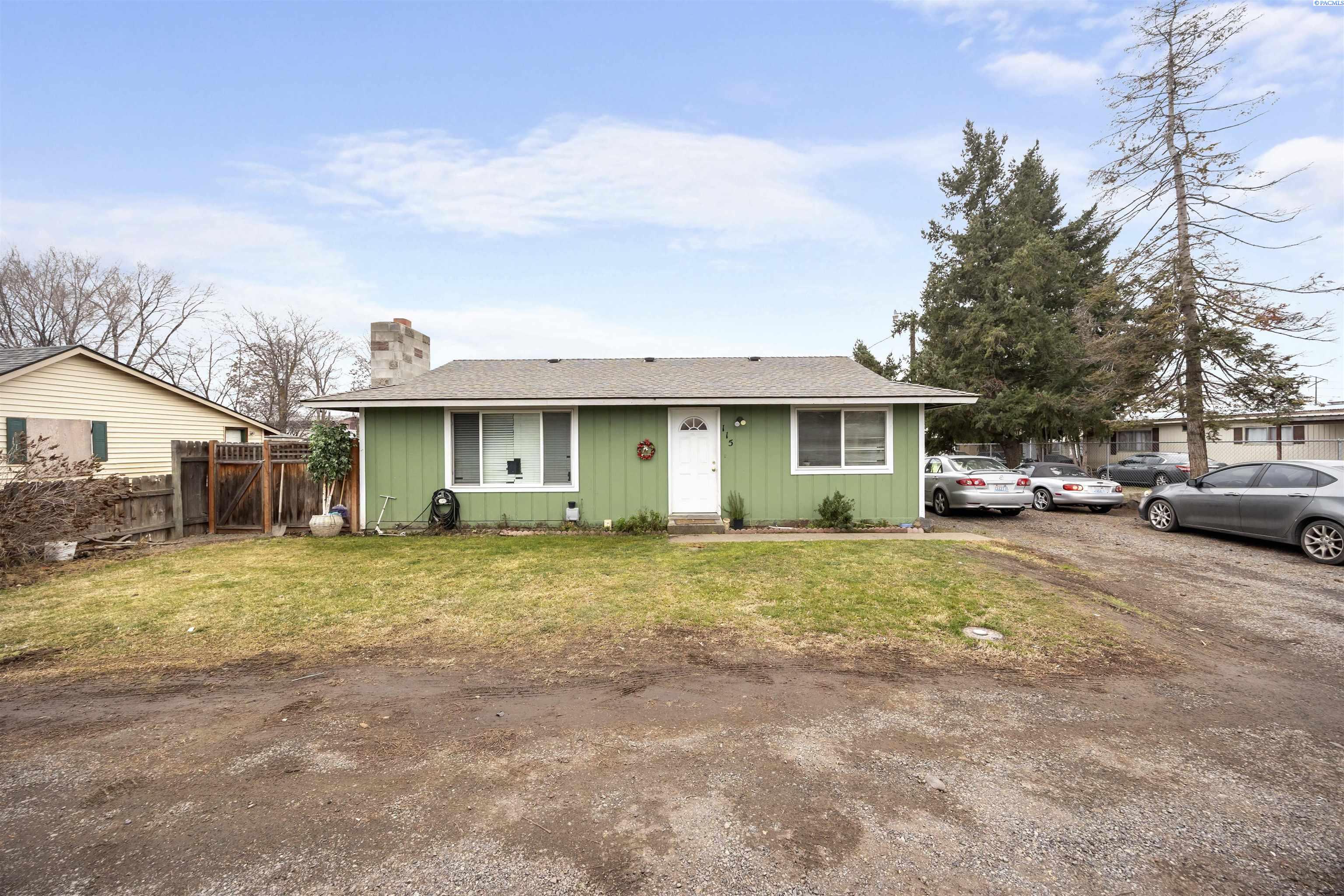 D Street, Wapato, Washington 98951, 5 Bedrooms Bedrooms, 0 ,3 BathroomsBathrooms,Multi-family,For Sale,D Street,0,290072