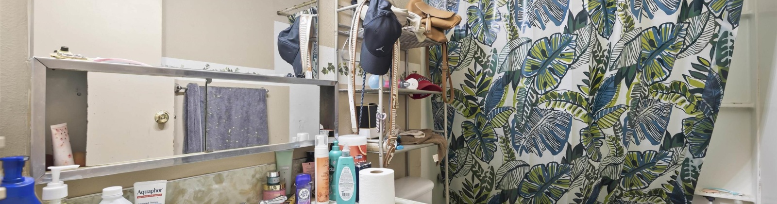 D Street, Wapato, Washington 98951, 5 Bedrooms Bedrooms, 0 ,3 BathroomsBathrooms,Multi-family,For Sale,D Street,0,290072