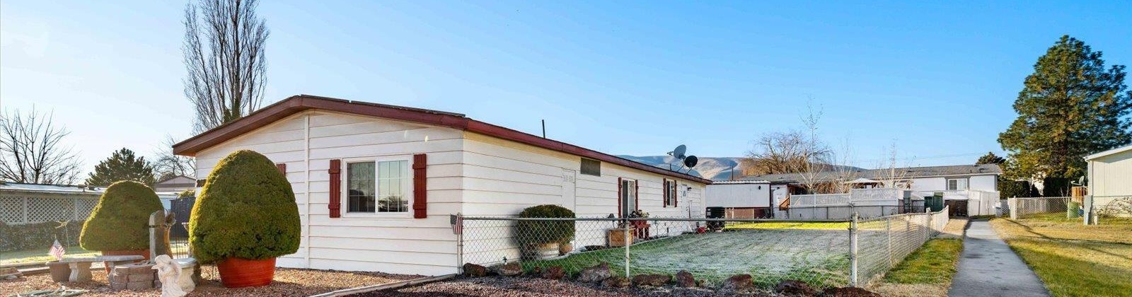 Crestwood Drive, Richland, Washington 99352, 3 Bedrooms Bedrooms, 0 ,2 BathroomsBathrooms,Manufactured Homes,For Sale,Crestwood Drive,0,290065
