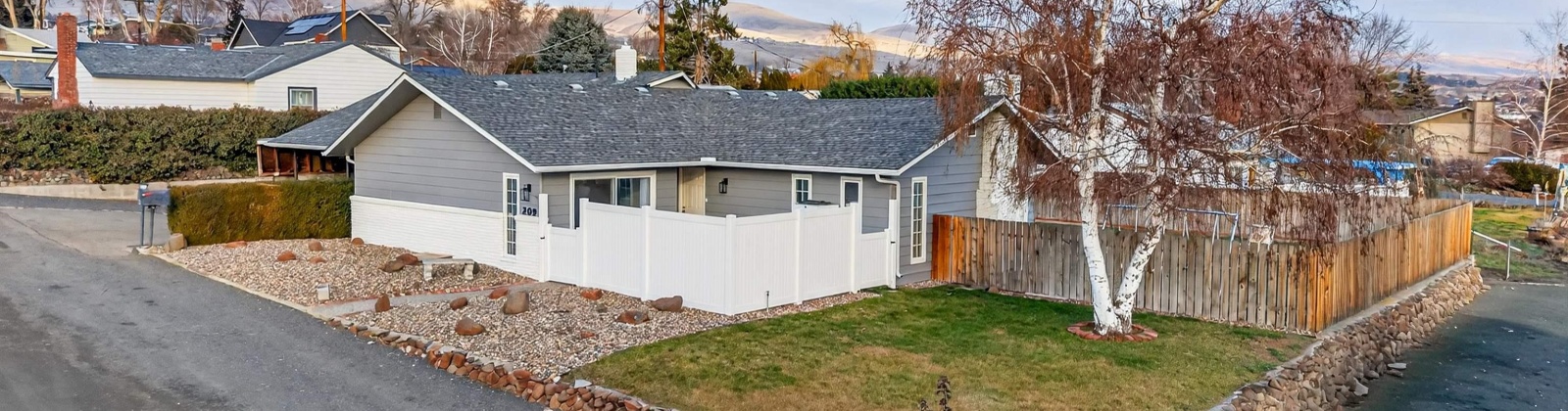 Ridgeway, Yakima, Washington 98901, 3 Bedrooms Bedrooms, 0 ,2 BathroomsBathrooms,Houses,For Sale,Ridgeway,0,290112