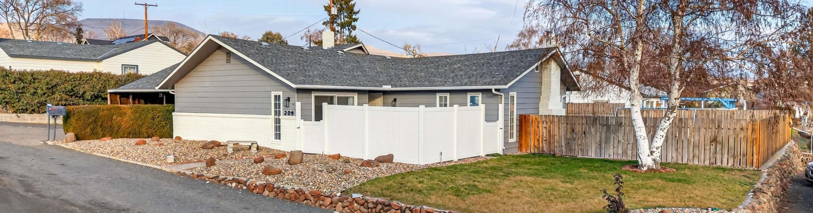 Ridgeway, Yakima, Washington 98901, 3 Bedrooms Bedrooms, 0 ,2 BathroomsBathrooms,Houses,For Sale,Ridgeway,0,290112