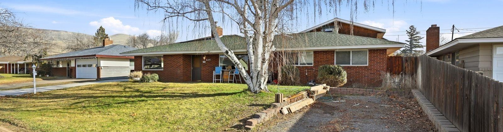 38th st, Yakima, Washington 98901, 3 Bedrooms Bedrooms, 0 ,2 BathroomsBathrooms,For Sale,38th st,0,290134