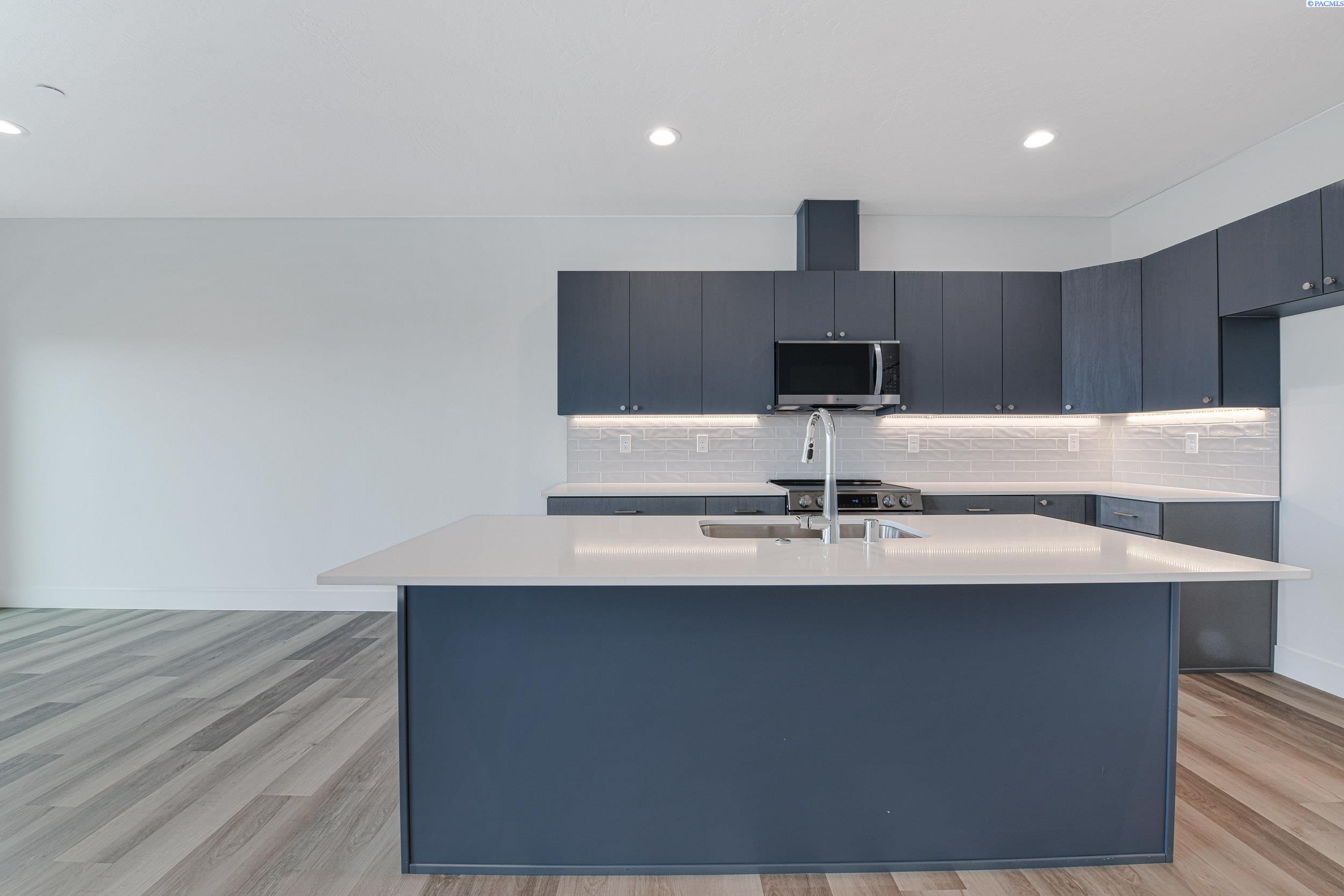 Road 114, Pasco, Washington 99301, 3 Bedrooms Bedrooms, 0 ,3 BathroomsBathrooms,Condos/townhomes,For Sale,Road 114,0,290127