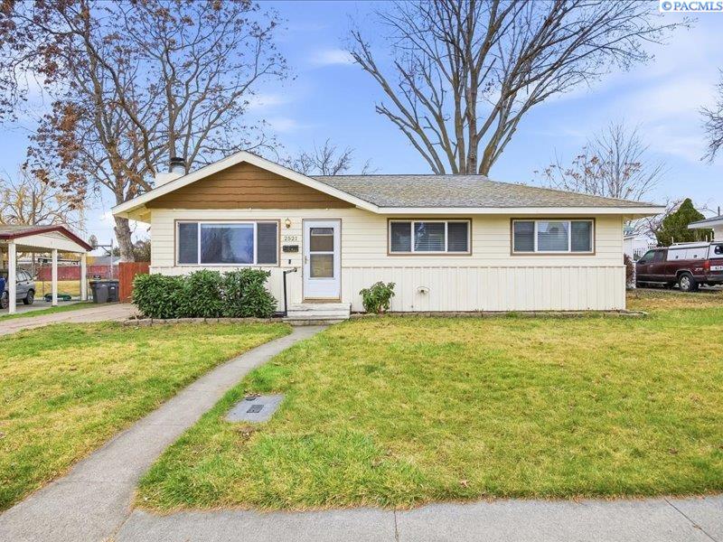 6th Place, Kennewick, Washington 99336, 3 Bedrooms Bedrooms, 0 ,2 BathroomsBathrooms,Houses,For Sale,6th Place,0,290165